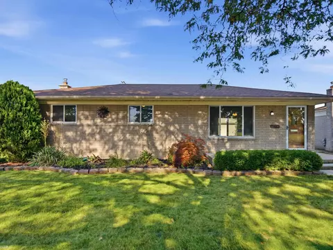 23716 Grove, Saint Clair Shores, MI 48080