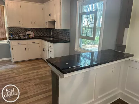 Kitchen - 463 Bournemouth, Grosse Pointe Farms, MI 48236 photo 3 of 3