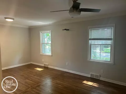 Living - 463 Bournemouth, Grosse Pointe Farms, MI 48236 photo 7 of 7