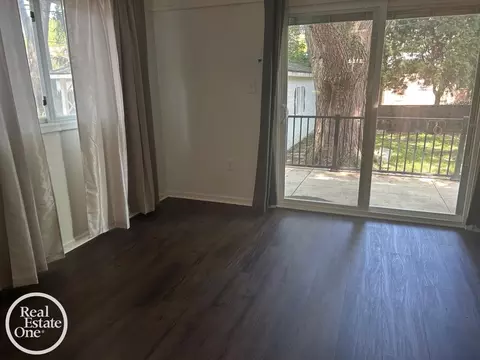 Living - 463 Bournemouth, Grosse Pointe Farms, MI 48236 photo 3 of 7