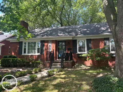 463 Bournemouth, Grosse Pointe, MI 48236
