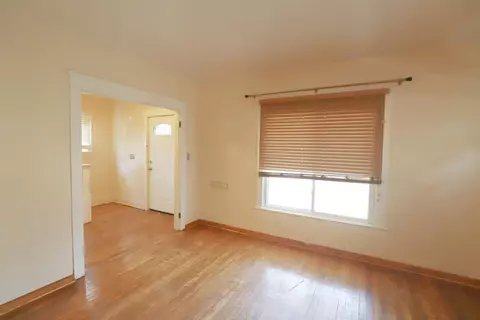 Living - 822 E 8th, Flint, MI 48503 photo 1 of 3