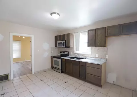 Kitchen - 822 E 8th, Flint, MI 48503 photo 2 of 3