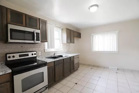 Kitchen - 822 E 8th, Flint, MI 48503 photo 3 of 3