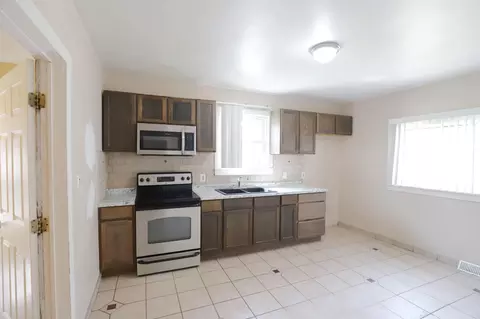 Kitchen - 822 E 8th, Flint, MI 48503 photo 1 of 3