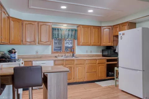 Kitchen - 321 E Oliver, Corunna, MI 48817 photo 2 of 2