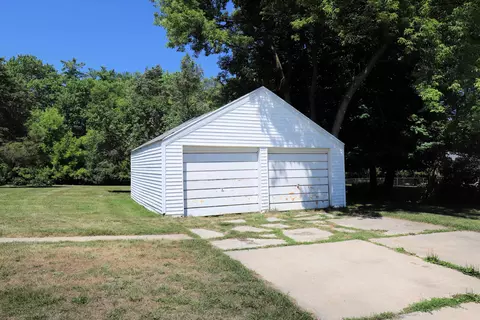 Exterior - 825 E Riv, Flushing, MI 48433 photo 11 of 15