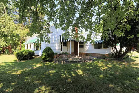 Exterior - 825 E Riv, Flushing, MI 48433 photo 4 of 15