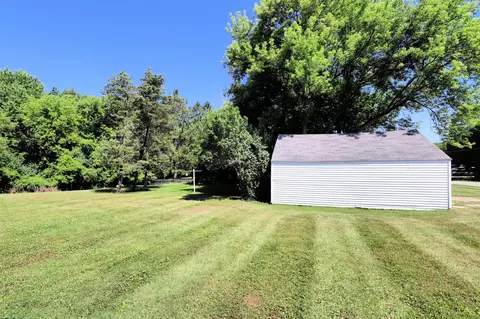 Exterior - 825 E Riv, Flushing, MI 48433 photo 14 of 15