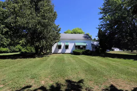 Exterior - 825 E Riv, Flushing, MI 48433 photo 9 of 15