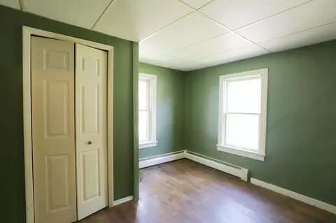 Bedroom - 825 E Riv, Flushing, MI 48433 photo 4 of 4