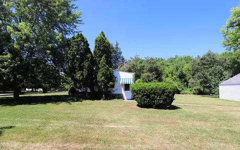 Exterior - 825 E Riv, Flushing, MI 48433 photo 5 of 15