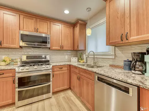 Kitchen - 1021 Hackman, Temperance, MI 48182 photo 3 of 5