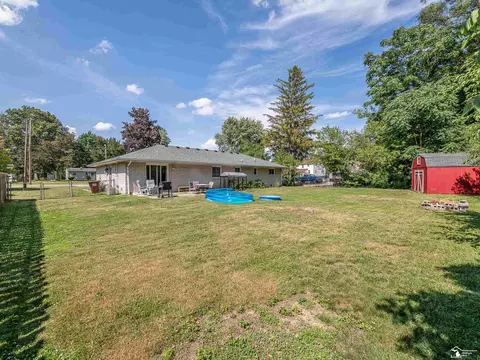 Exterior - 1021 Hackman, Temperance, MI 48182 photo 4 of 9