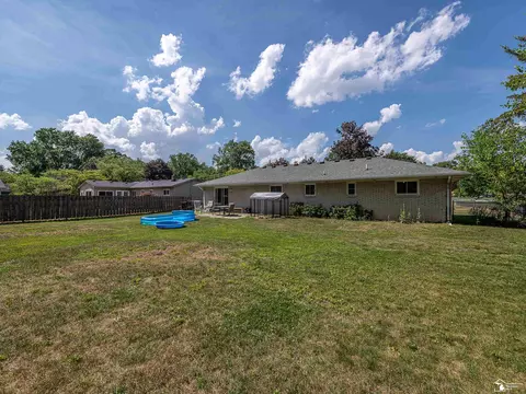 Exterior - 1021 Hackman, Temperance, MI 48182 photo 6 of 9