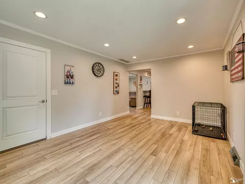 Living - 1021 Hackman, Temperance, MI 48182 photo 5 of 6