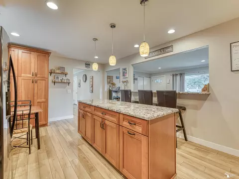 Kitchen - 1021 Hackman, Temperance, MI 48182 photo 4 of 5