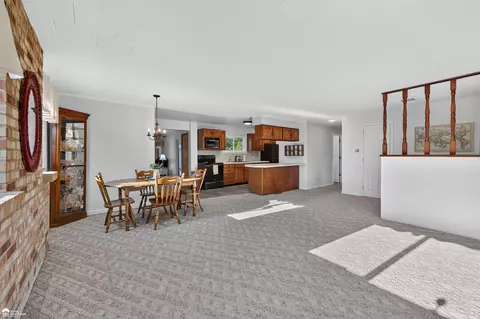 5293 E Cole, Bancroft, MI 48414 photo 6