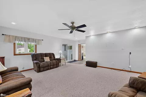 5293 E Cole, Bancroft, MI 48414 photo 17