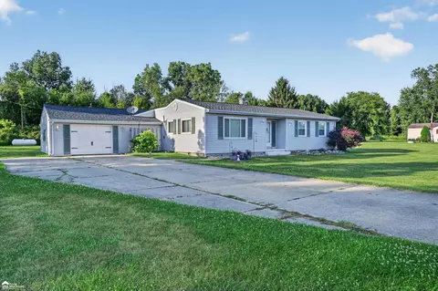 5293 E Cole, Bancroft, MI 48414 photo 38