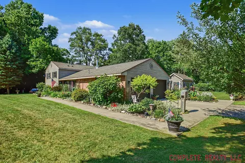 1318 N Jackson, Lapeer, MI 48446