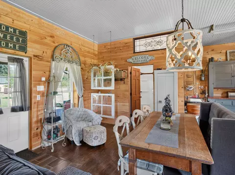 Dining - 4107 Pine, Gladwin, MI 48624 photo 1 of 5