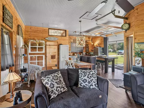 Living - 4107 Pine, Gladwin, MI 48624 photo 4 of 4