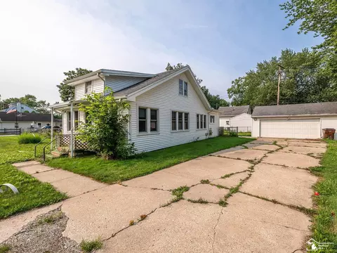 Exterior - 3278 Maplewood, Monroe, MI 48162 photo 8 of 9