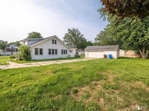 Exterior - 3278 Maplewood, Monroe, MI 48162 photo 7 of 9
