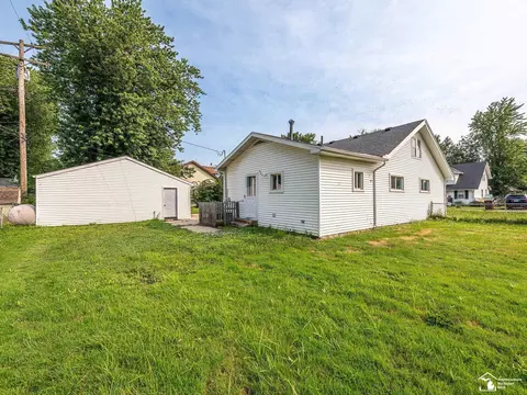 Exterior - 3278 Maplewood, Monroe, MI 48162 photo 6 of 9