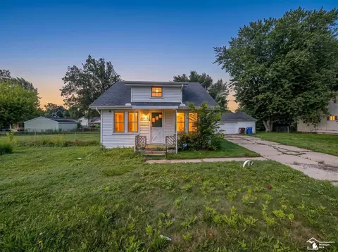 Exterior - 3278 Maplewood, Monroe, MI 48162 photo 2 of 9