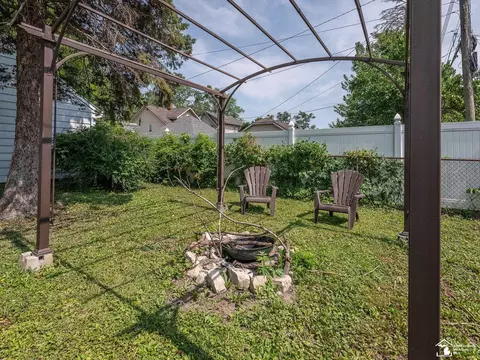 Exterior - 18 W Noble, Monroe, MI 48162 photo 5 of 6
