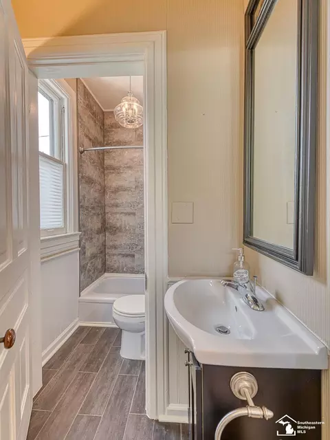 Bath - 18 W Noble, Monroe, MI 48162 photo 3 of 3
