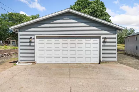 Exterior - 811 N Third, Ishpeming, MI 49849 photo 8 of 9