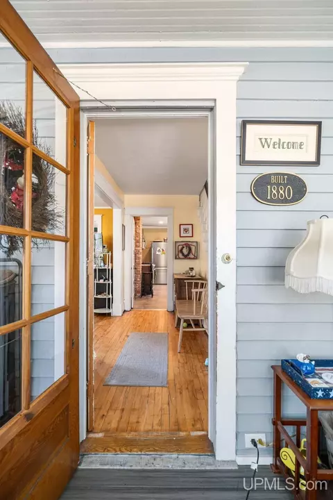 Entry Way - 811 N Third, Ishpeming, MI 49849 photo 1 of 3