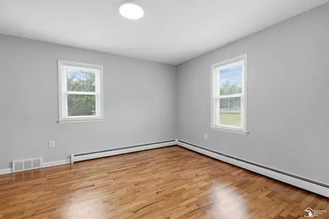 Bedroom - 12891 Crane, Carleton, MI 48117 photo 4 of 5