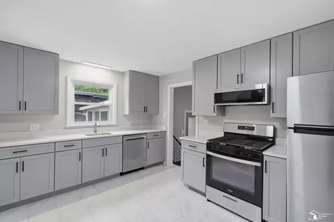 Kitchen - 12891 Crane, Carleton, MI 48117 photo 2 of 3