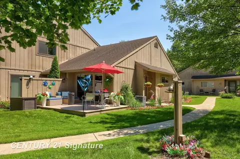 2353 Bay Woods, Bay City, MI 48706