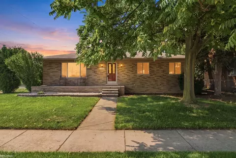 19580 Glenn, Roseville, MI 48066