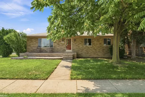 19580 Glenn, Roseville, MI 48066