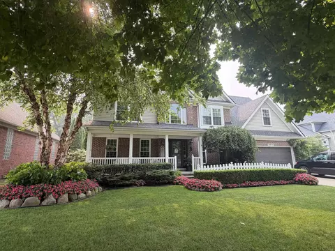 38970 Parkway Cir, Harrison Township, MI 48045