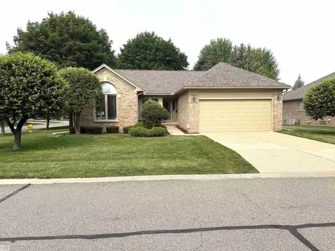 41097 Fox Run, Clinton Township, MI 48038