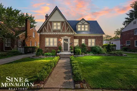 424 Touraine, Grosse Pointe Farms, MI 48236