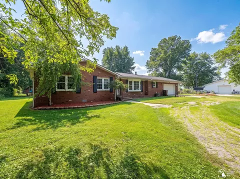 Exterior - 1810 Whipple, Carleton, MI 48117 photo 3 of 10
