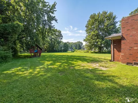 Exterior - 1810 Whipple, Carleton, MI 48117 photo 8 of 10