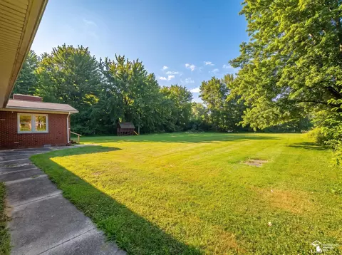 Exterior - 1810 Whipple, Carleton, MI 48117 photo 5 of 10