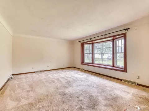 Living - 1810 Whipple, Carleton, MI 48117 photo 1 of 7