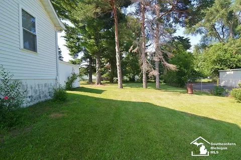 Exterior - 201 N Dettman, Jackson, MI 49202 photo 5 of 7