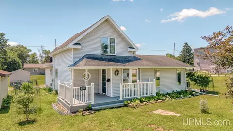 537 W Breitung, Kingsford, MI 49802