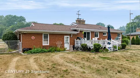 Exterior - 4386 N Elms, Flushing, MI 48433 photo 14 of 19
